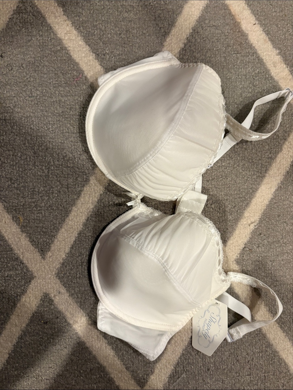 Everyday Smooth White Padded Lace-Trim Bra